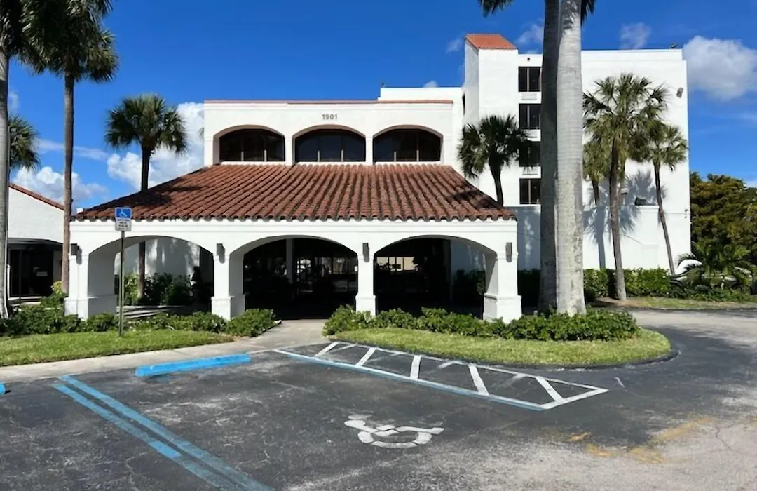 Ramada By Wyndham West Palm Beach Airport-1