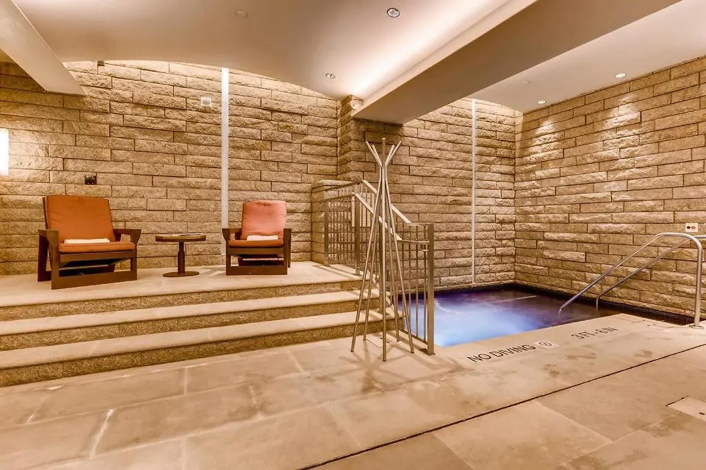 4 Bedroom + Den Luxury Residence At Solaris Residences-1