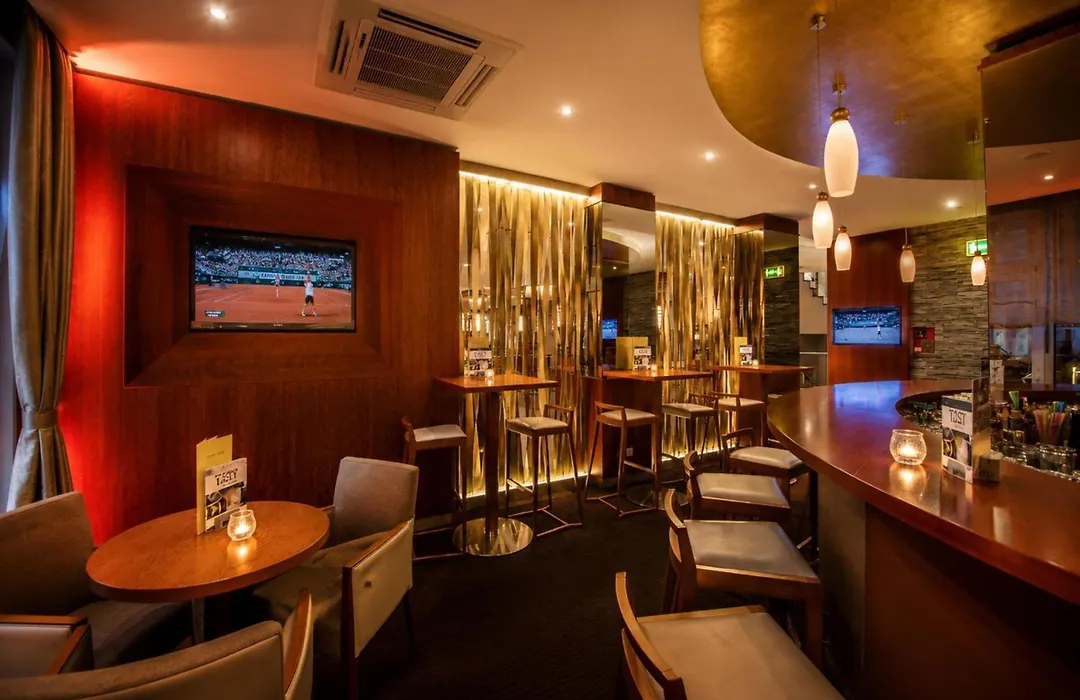 Best Western Plus Delta Park Hotel-1