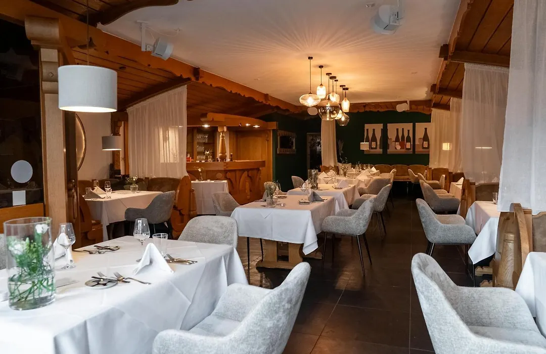 Becker'S Hotel & Restaurant-1