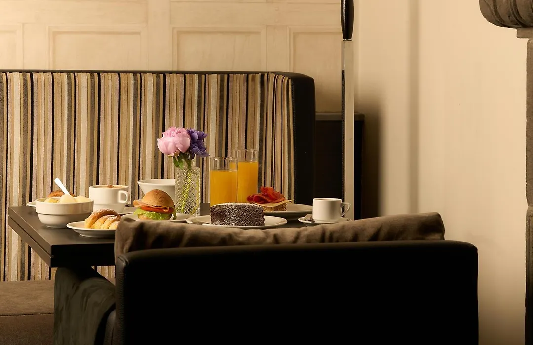 Hotel Royal Court-1