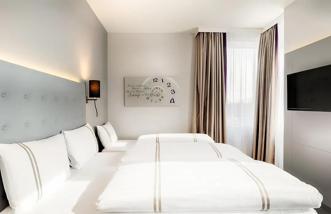 Premier Inn Muenchen City Ost-1