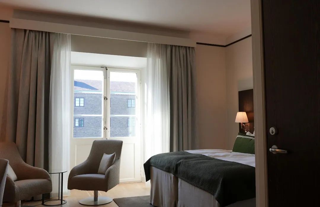 Clarion Hotel Post-1