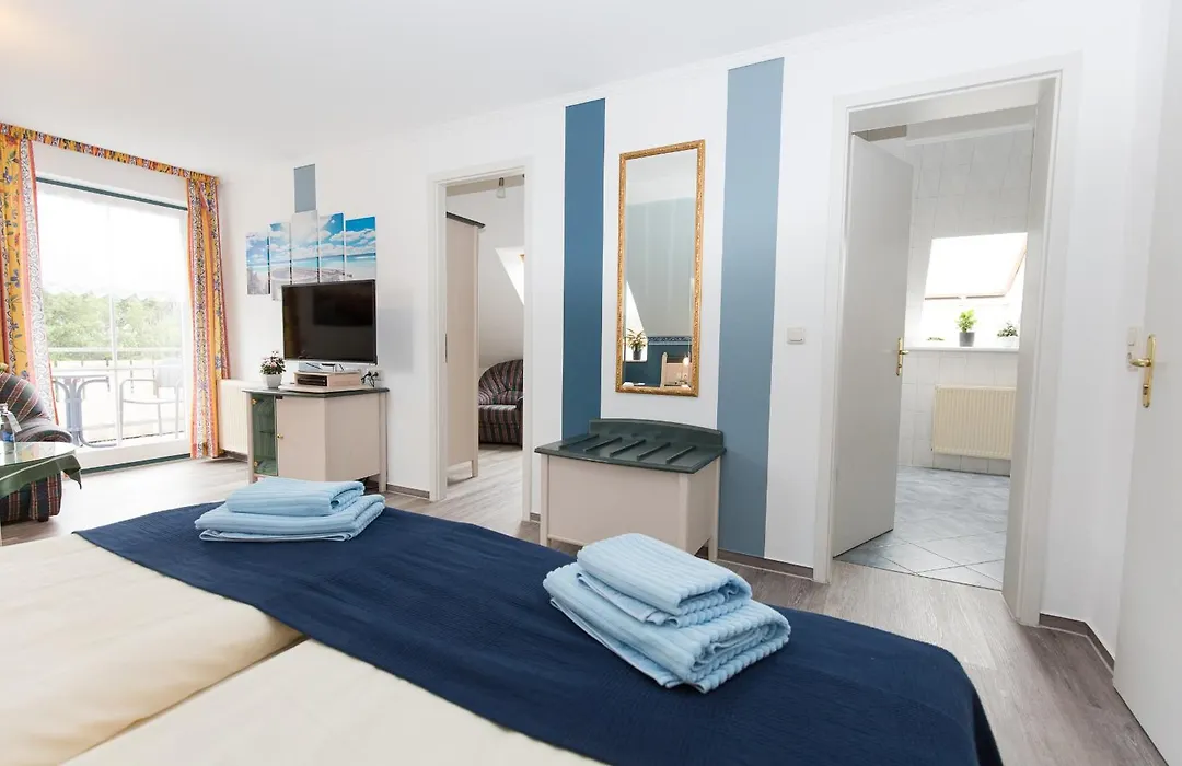 Hotel Garni Am Deich-1