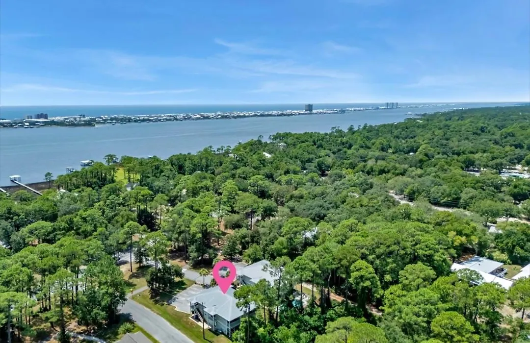 Condo W Pool Near Beaches, Dining, Shopping, Etc-1