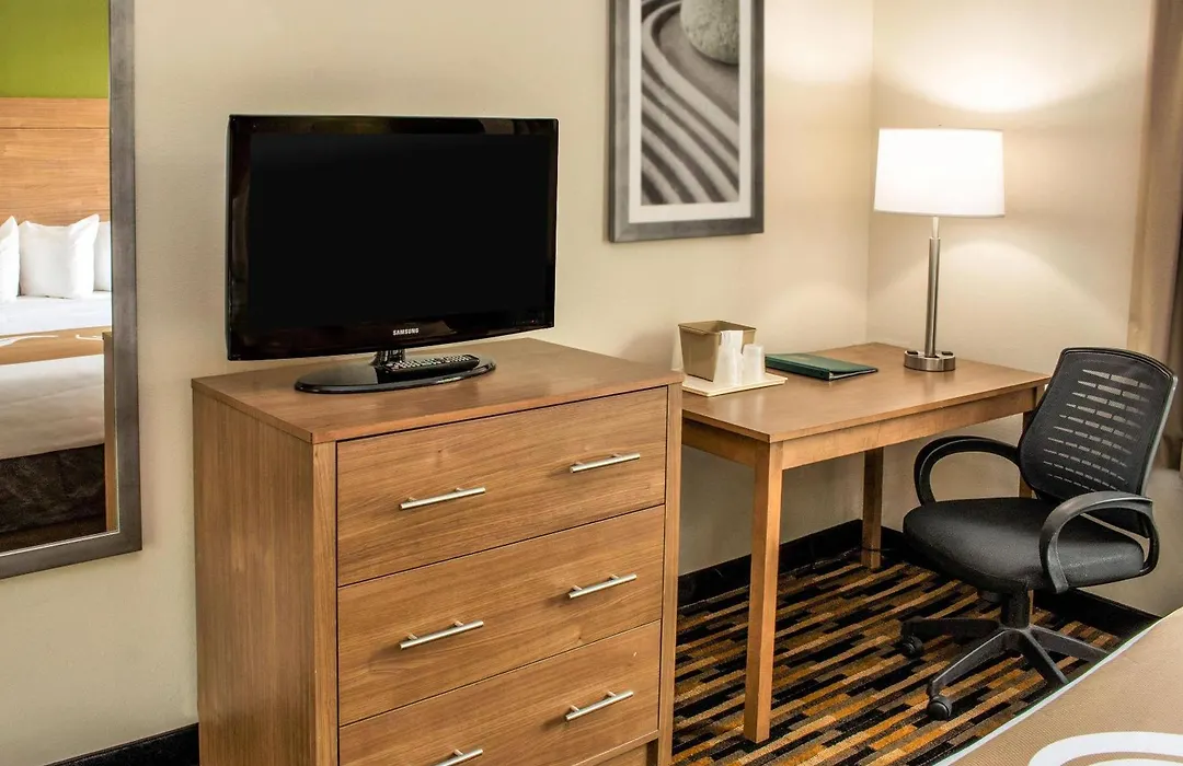 Quality Suites Lake Wright - Norfolk Airport-1