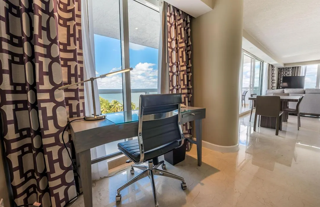 Doubletree By Hilton Grand Hotel Biscayne Bay-1