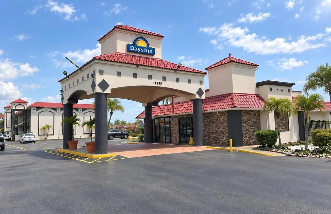 Days Inn By Wyndham Fort Myers-1