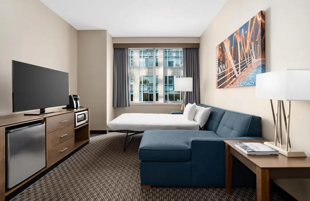 La Quinta Inn & Suites By Wyndham Chicago Downtown-1