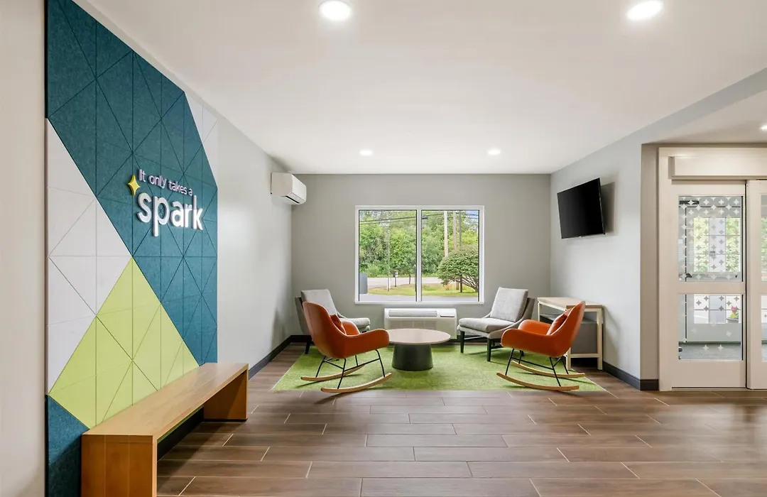 Spark By Hilton Freeport-1