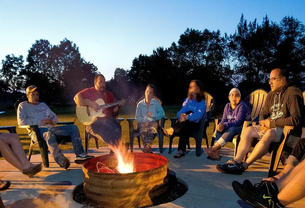 Sierra Sands Family Lodge-1