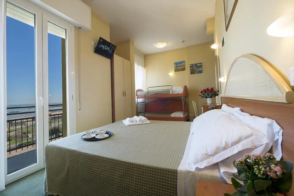 Hotel Crosal-1