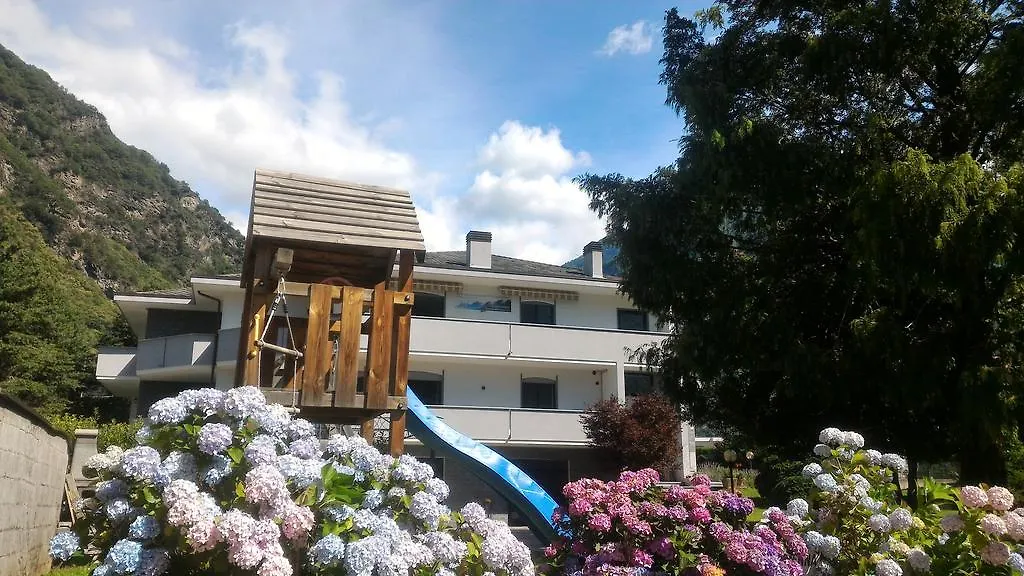 AFFITTACAMERE VALCHIAVENNA - Foresteria Lombarda con PARCHEGGIO PRIVATO SUL POSTO! Apprezzata Gestione Familiare dal 2012, Qualità-Prezzo TOP! Guest-House with PRIVATE PARKING ON SITE! Appreciated Family Management since 2012, Quality-Price TOP!-1