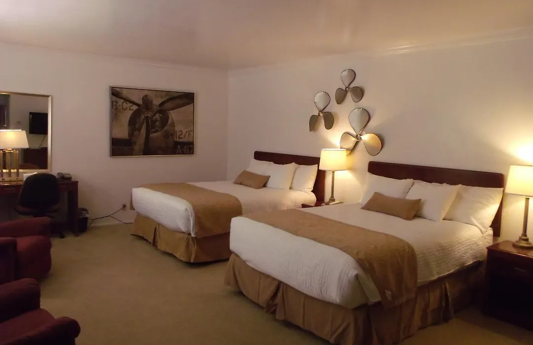 Econo Lodge Inn & Suites Vernal Near Dinosaur Monument-1