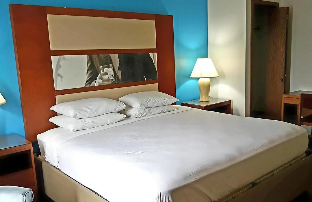 Country Hearth Inn Iron Mountain-1