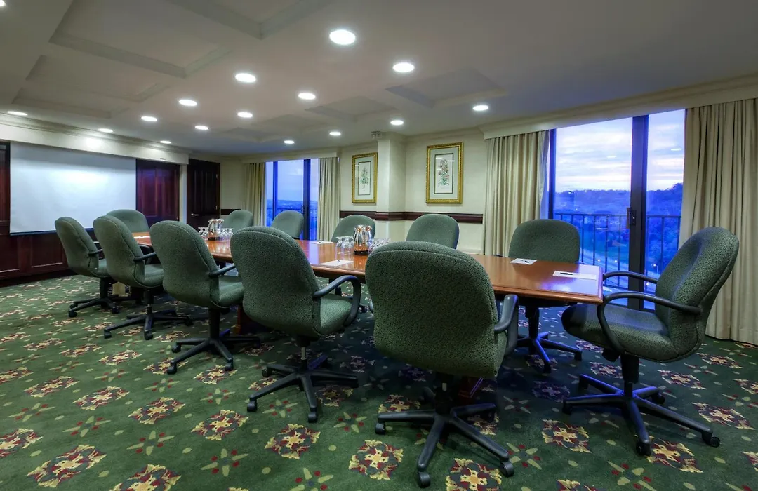 Radisson Hotel Cincinnati Riverfront-1