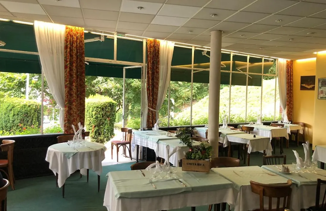 Logis Terrasse Hôtel-1