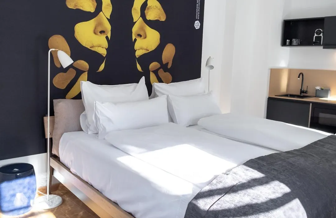 Ana Suites Augsburg City Center - Self-Service-Hotel-1