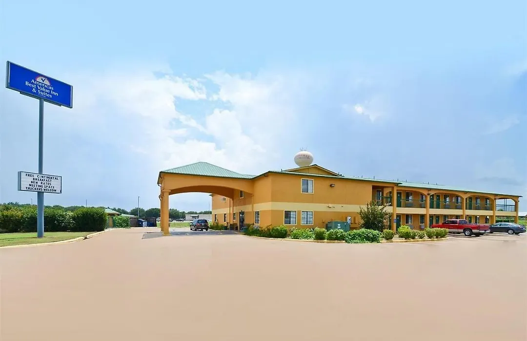 Pine Point Inn & Suites-1