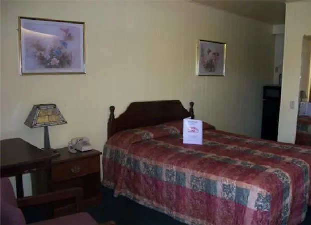 Cottonwood Inn-1