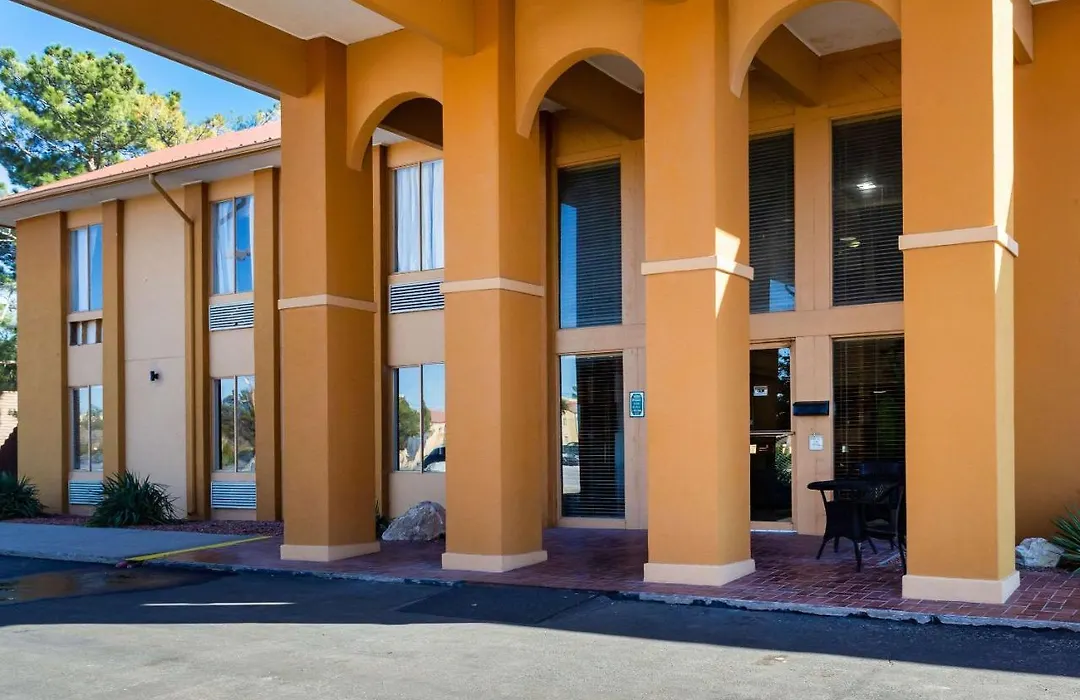 Mesilla Valley Days Inn & Suites-1