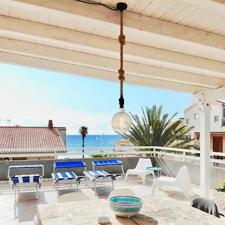 BeachFront Rooms Marina di Ragusa-3