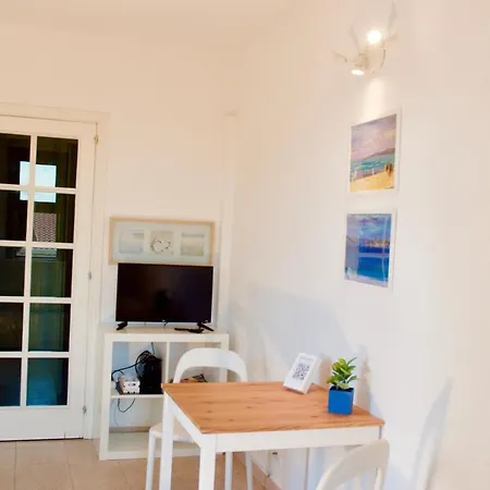 BeachFront Rooms Marina di Ragusa-2