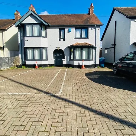 Hollybush Guest House-2
