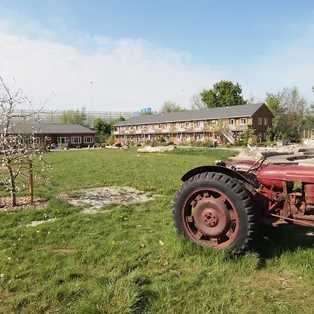 Amsterdam Farm Lodge-2