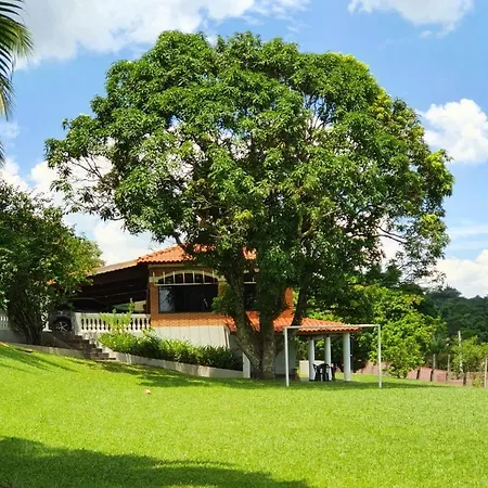 Linda Chácara - Águas de São Pedro - Próximo ao Parque Thermas-2