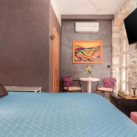 Captain'S Guest House-2