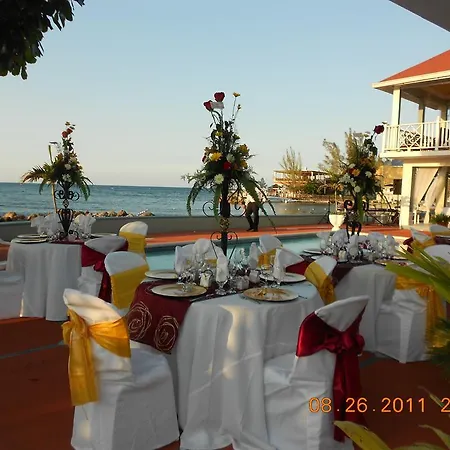 Pipers Cove Resort-3