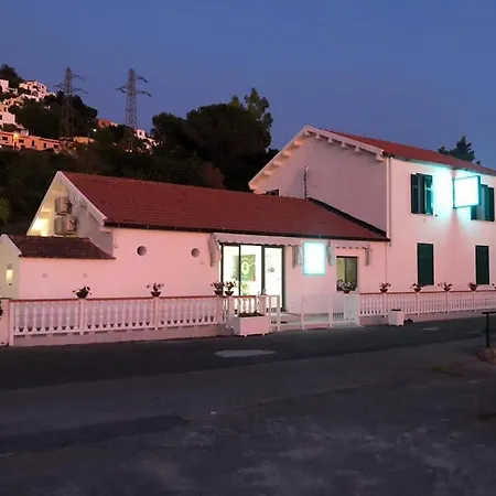 Miramare Bed&Food - Free Parking & Wifi-3