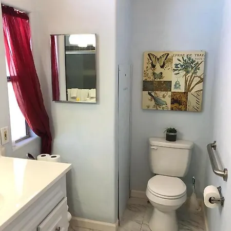 Hidden Gem 2 Bed 2 Bath Private Mobile Home With Great Parking-3