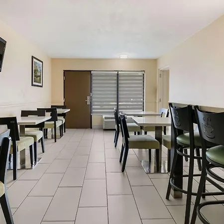 Quality Inn & Suites Mt Chalet-2