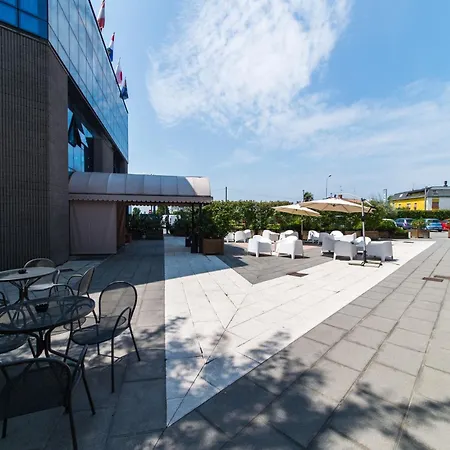 Airport Hotel Bergamo-2