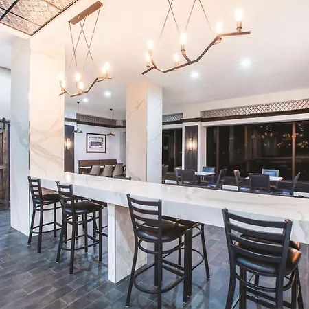 Holiday Inn Express - Dallas Downtown By Ihg-3
