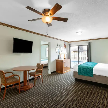 Howard Johnson By Wyndham St. George Hotel & Suites-2