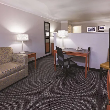 La Quinta Inn By Wyndham San Marcos-3