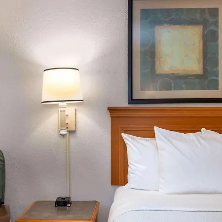 La Quinta Inn By Wyndham Tallahassee North-3