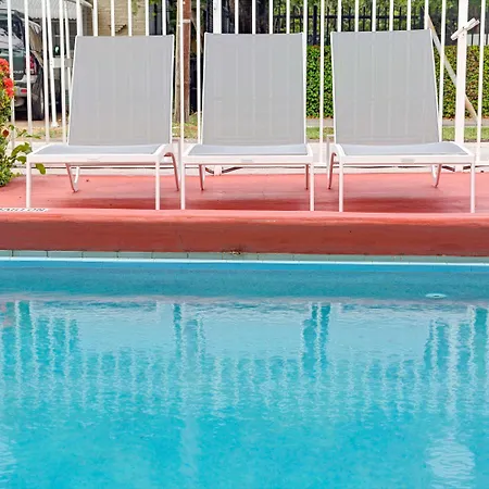 Travelodge By Wyndham Fort Lauderdale-2