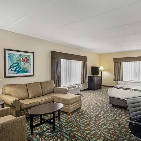 Comfort Inn & Suites Sarasota I75-2