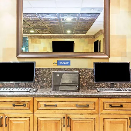 Days Inn By Wyndham Fort Lauderdale-Oakland Park Airport N-2