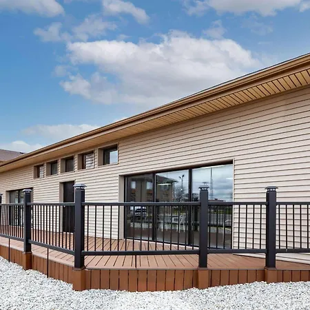 Baymont By Wyndham Perrysburg-Toledo-3