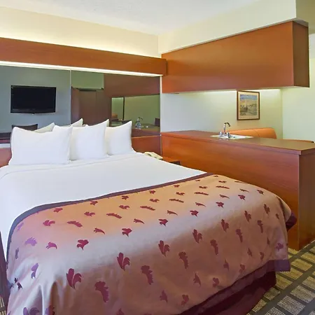 Microtel Inn & Suites By Wyndham Holland-3