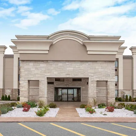 Wingate By Wyndham Detroit Metro Airport-2