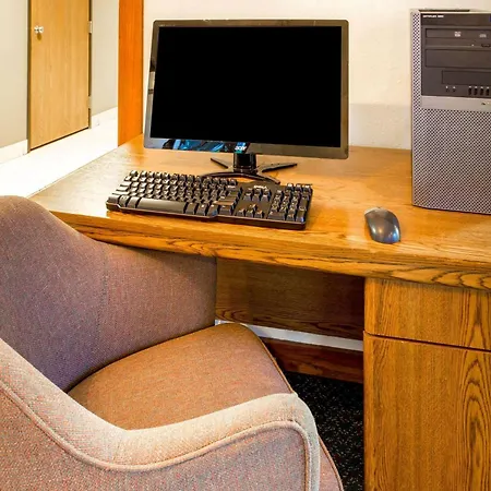 Super 8 By Wyndham Hartford Wi-2