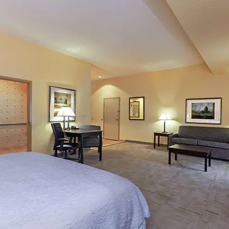 Hampton Inn & Suites Owasso-2