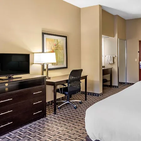 Comfort Suites Clovis North-2