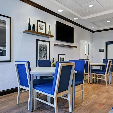 Hampton Inn Farmington-3